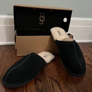 UGG men’s scuff slippers. Never worn, new in box